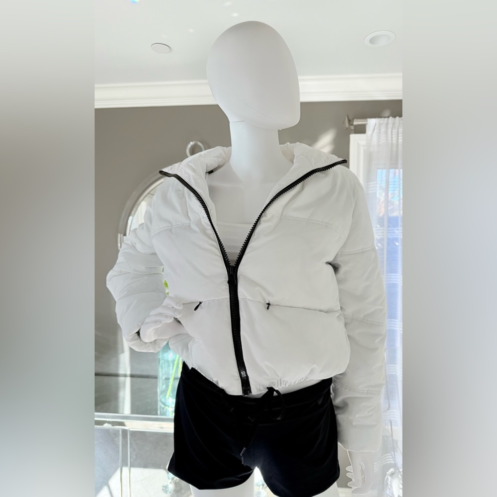 Divided by H&M White Puffer Jacket. Soft and Warm!